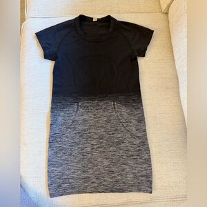 Lululemon t shirt